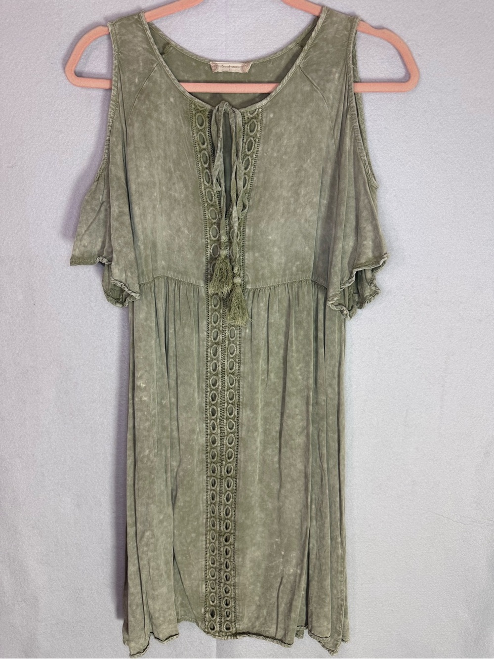 Altar’s State - Olive Green Cold-Shoulder Boho Dress with Tassel Tie - Size S